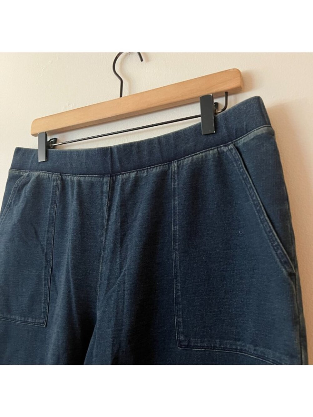 NWT J. Jill Pure Jill Indigo Pull On Stretch Bermuda Shorts Women's Size Medium - Picture 3 of 9